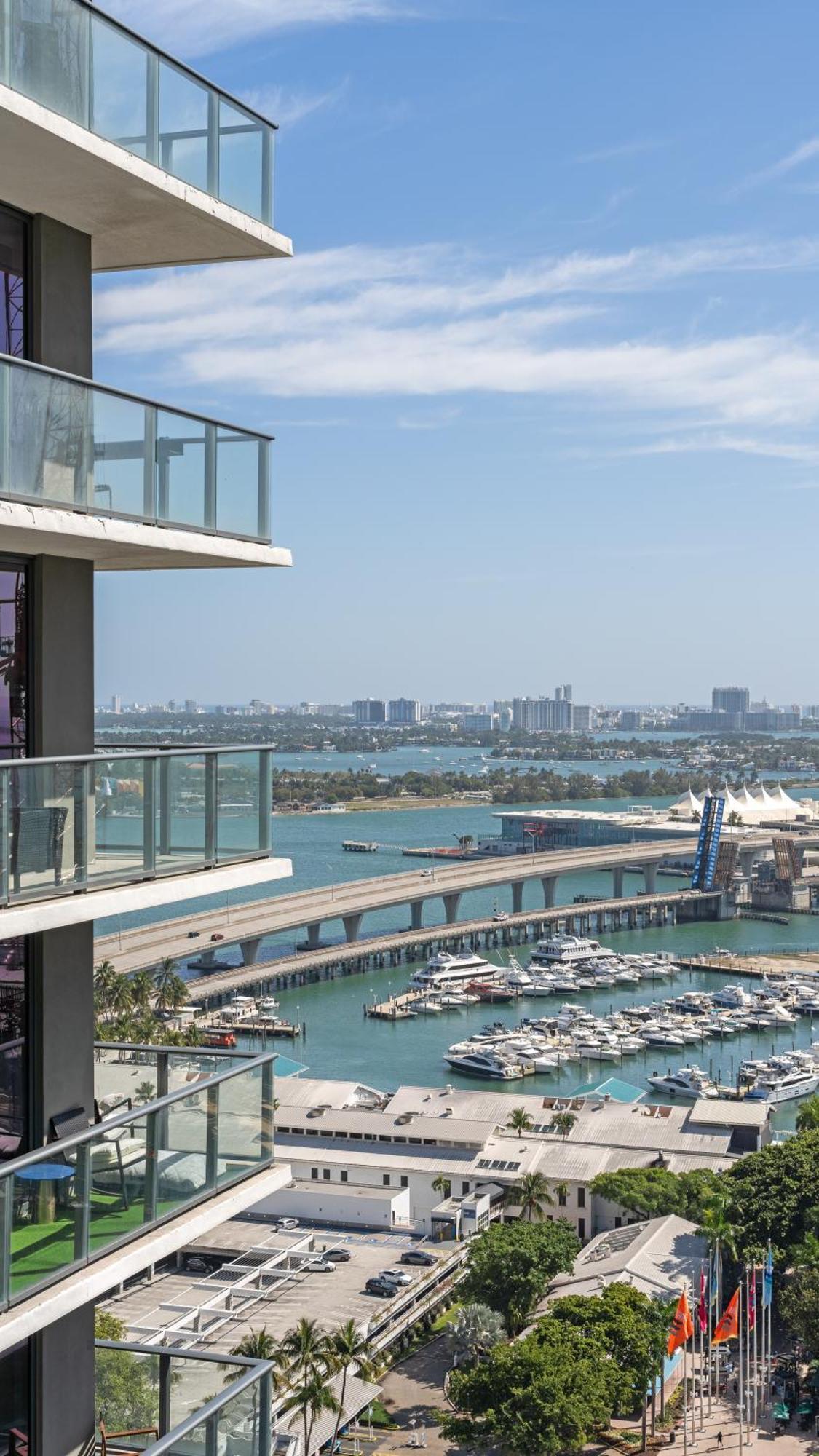 Appartement 2-bedr Downtown Bay Views *
